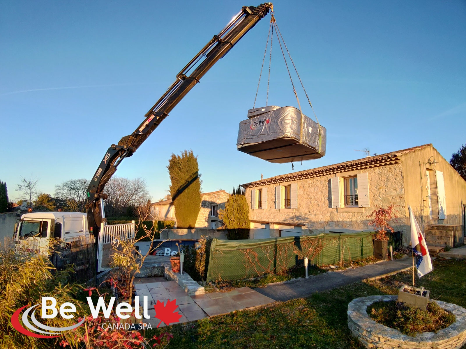 Livraison par grue de 100 tonnes à Carry-le-Rouet